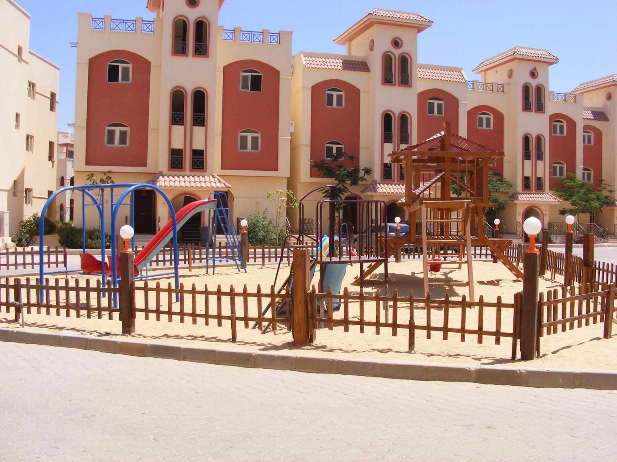 La Sirena Hotel & Resort - Families Only Ain Sukhna Exterior photo