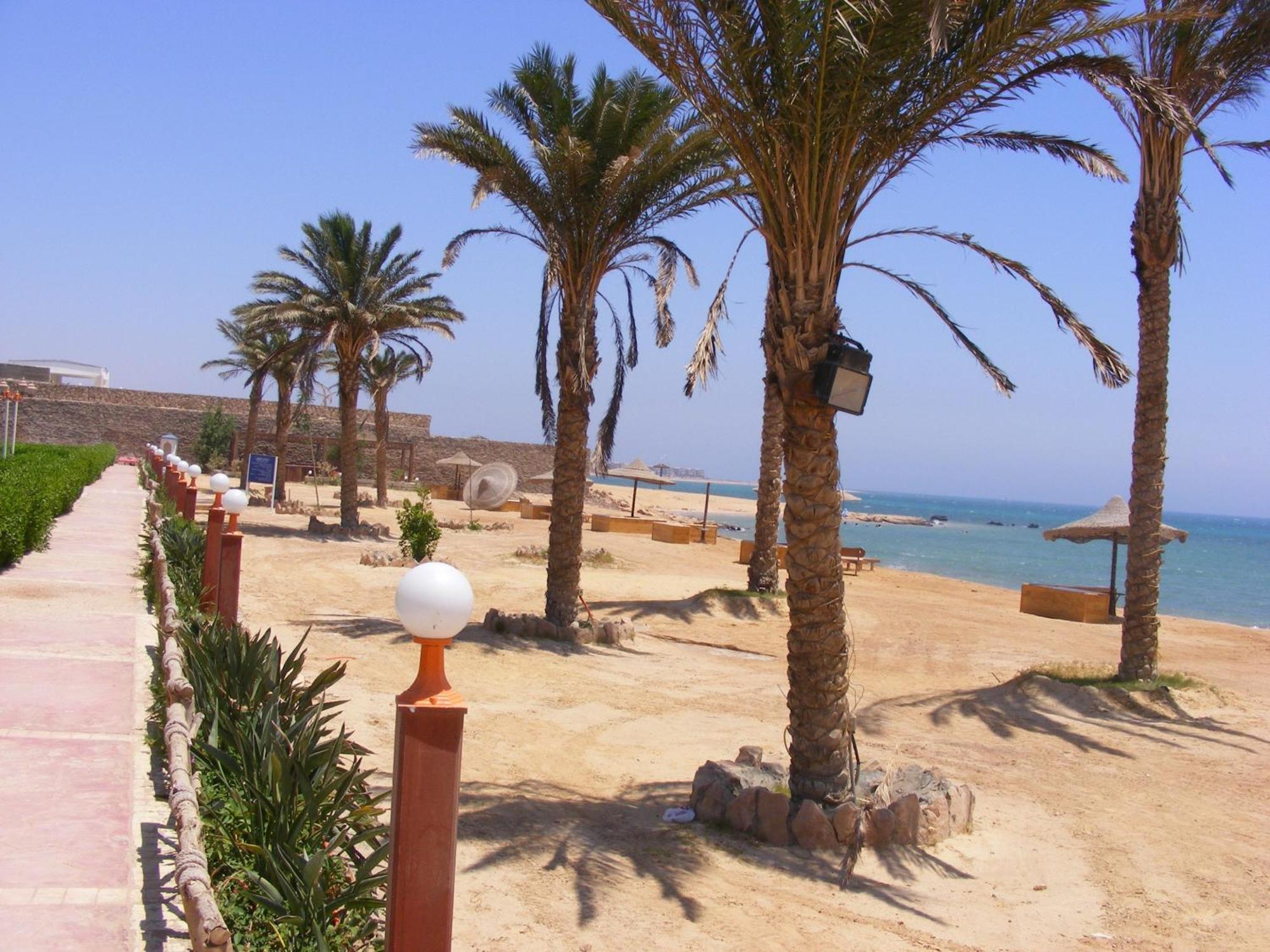 La Sirena Hotel & Resort - Families Only Ain Sukhna Exterior photo