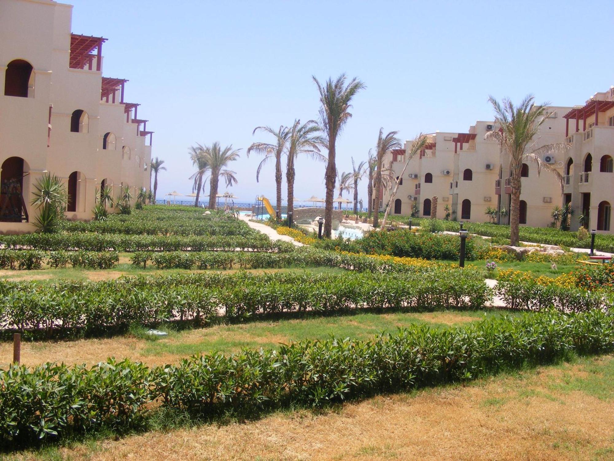 La Sirena Hotel & Resort - Families Only Ain Sukhna Exterior photo